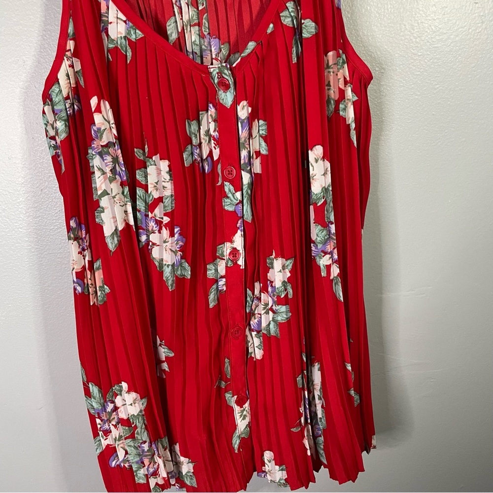 Kimchi Blue Pleated Floral Spaghetti Strap Sleeveless Blouse Tank Top Medium - Picture 4 of 6